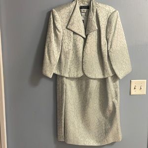 Donna Morgan womens blue and green dress suit